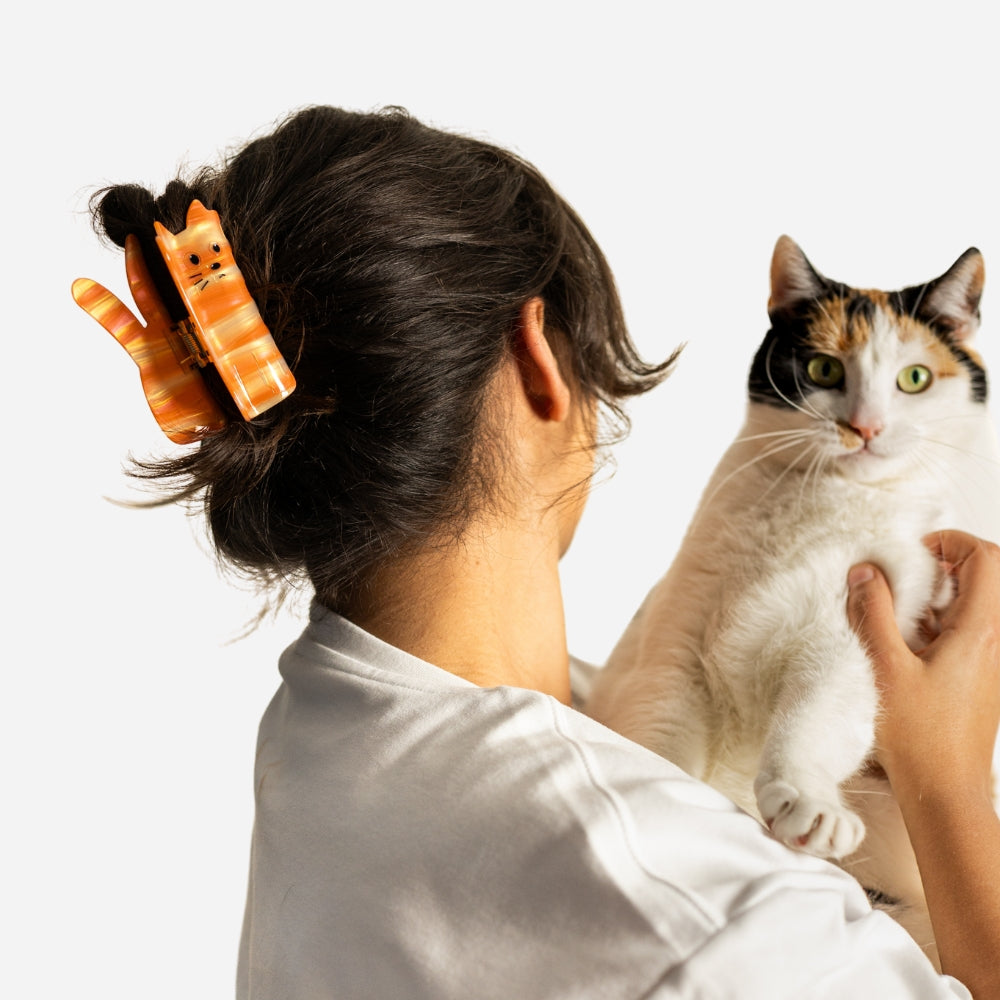 
                  
                    Orange large cat-shaped hair claw clip, fun and colorful hair accessory
                  
                